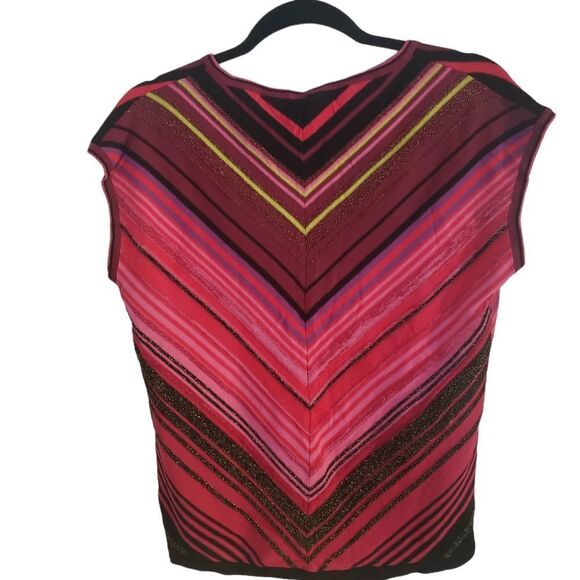 Sweaterworks V-Neck Sleeveless Sweater Metallic Accents - Picture 2 of 7